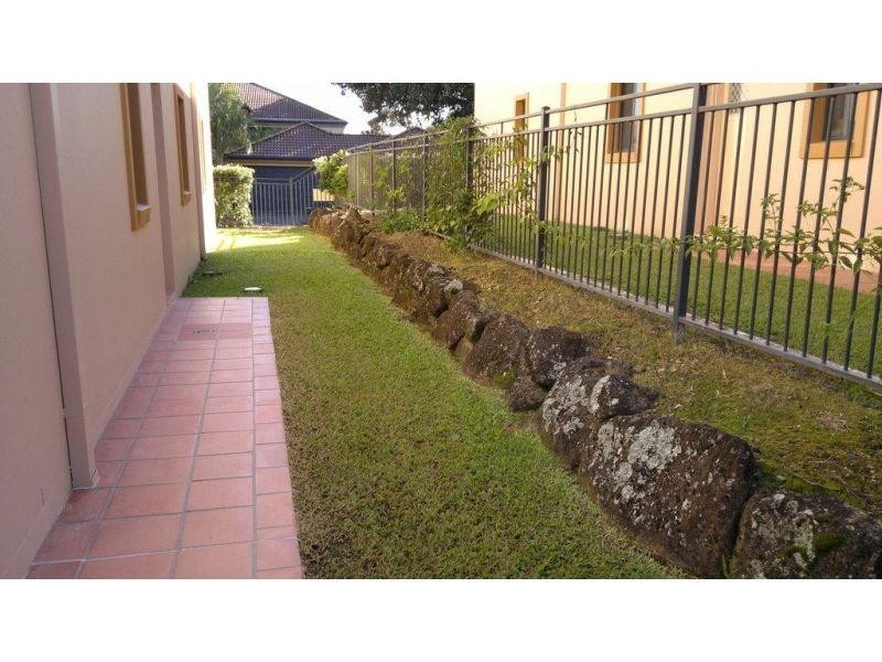 85 Palm Meadows Drive, Carrara QLD 4211