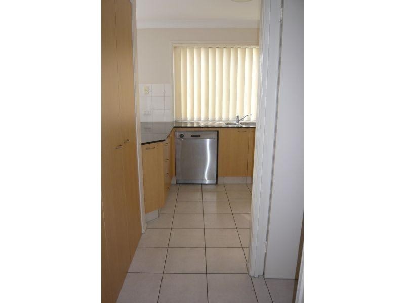 townhouse 20/2 Bos Drive, Coomera QLD 4209