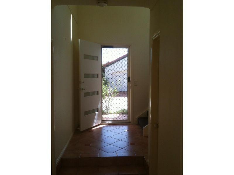 34 ALBICORE, Mermaid Waters QLD 4218
