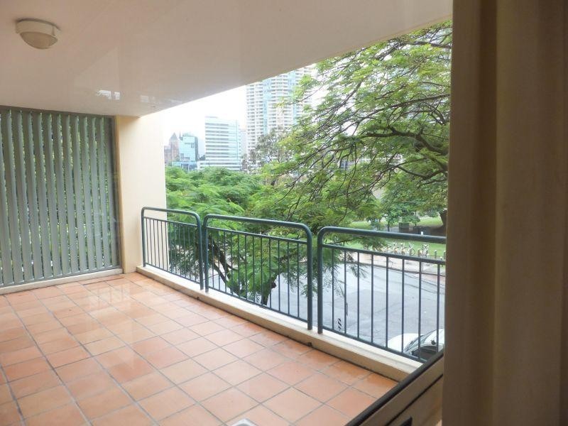 98 Holman Street, Kangaroo Point QLD 4169