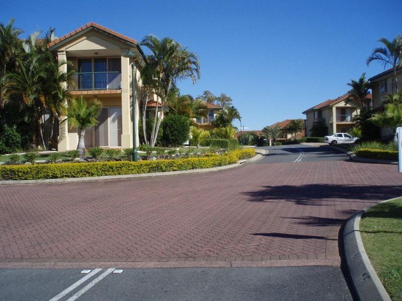 152 Palm Meadows Drive, Carrara QLD 4211