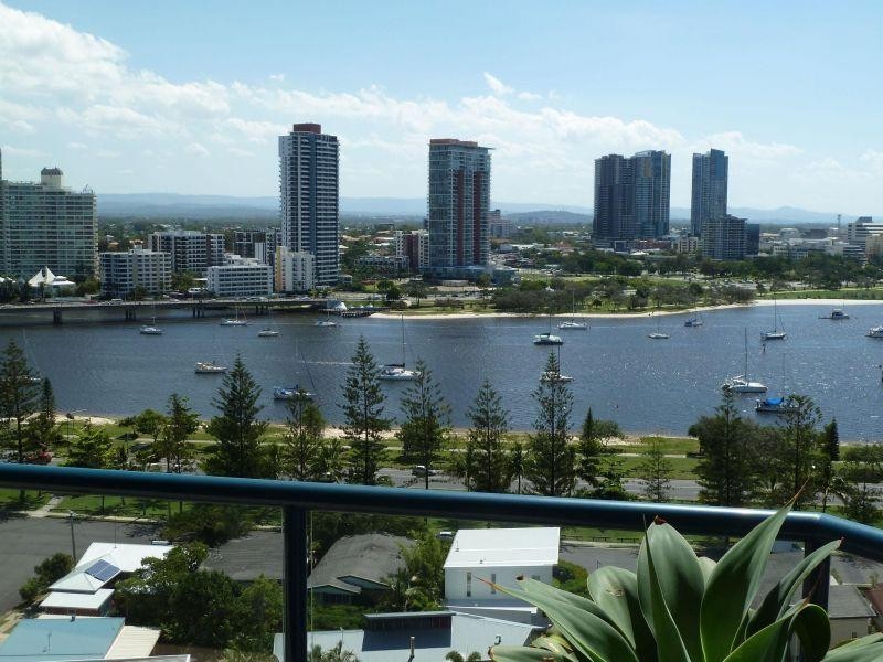 54/22 Montgomery Avenue, Main Beach QLD 4217