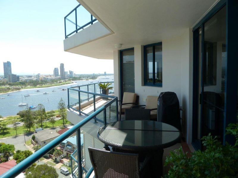 54/22 Montgomery Avenue, Main Beach QLD 4217