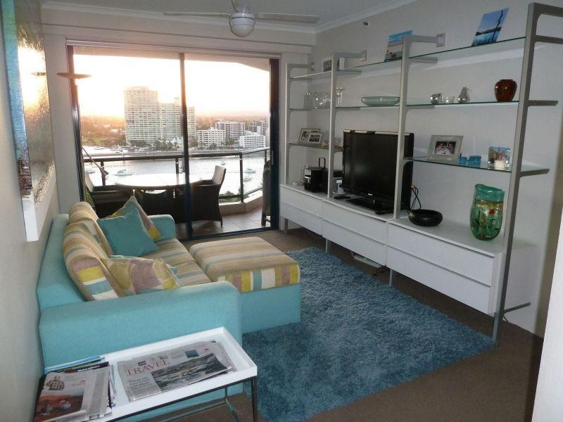 54/22 Montgomery Avenue, Main Beach QLD 4217