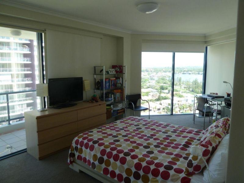 54/22 Montgomery Avenue, Main Beach QLD 4217