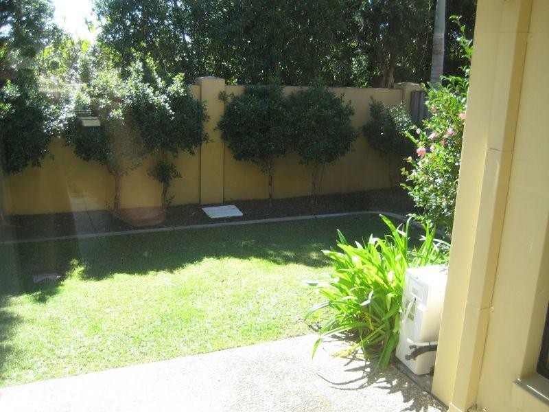 136 Palm Meadows Drive, Carrara QLD 4211