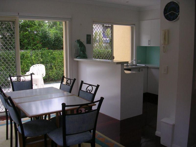 34 Albicore Street, Mermaid Waters QLD 4218