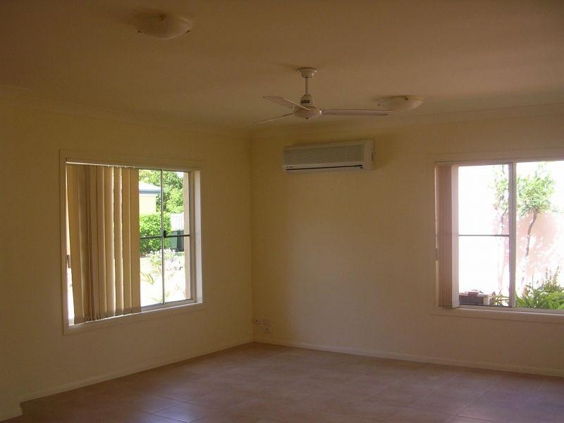 34 Albicore Street, Mermaid Waters QLD 4218