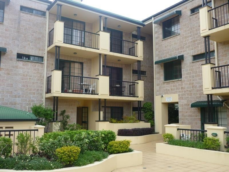 152 High Street, Southport QLD 4215