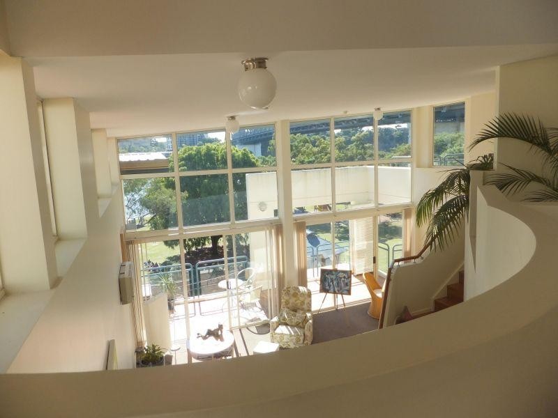 98 Holman Street, Kangaroo Point QLD 4169