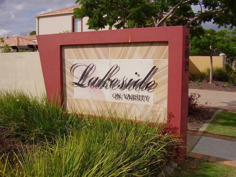 17/302 Christine Avenue, Varsity Lakes QLD 4227