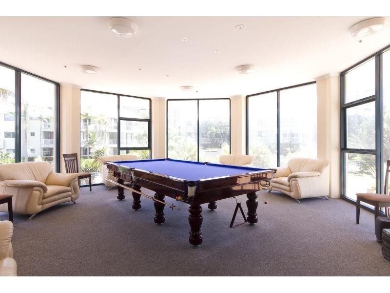 22 Montgomery Avenue, Main Beach QLD 4217