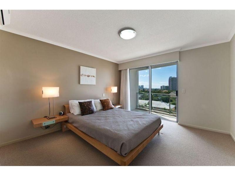 21 Cypress Avenue, Surfers Paradise QLD 4217