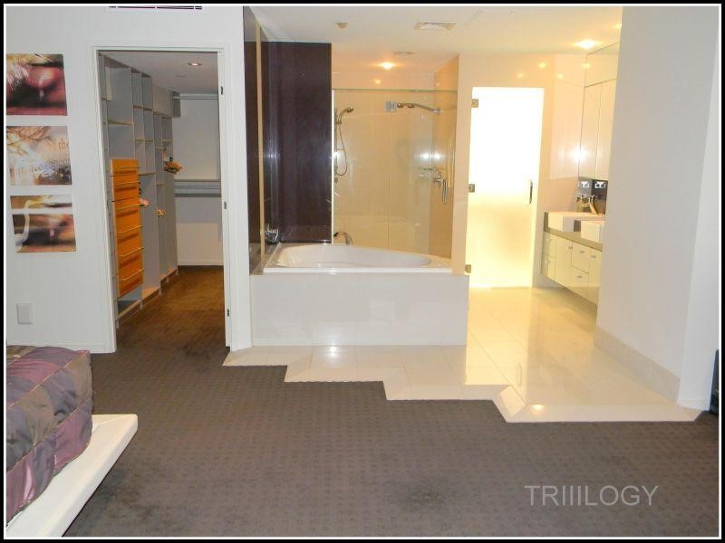21 Cypress Avenue, Surfers Paradise QLD 4217