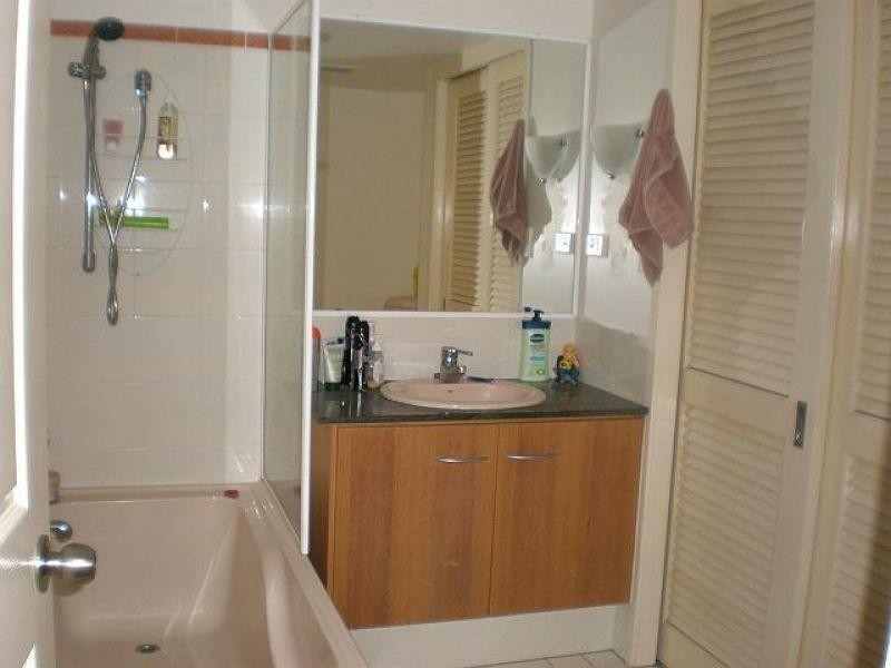 Unit 45/135 Macquarie Street, Teneriffe QLD 4005