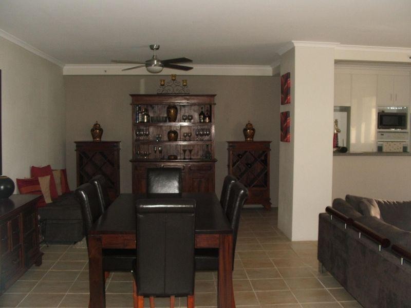 22 Montgomery Avenue, Main Beach QLD 4217