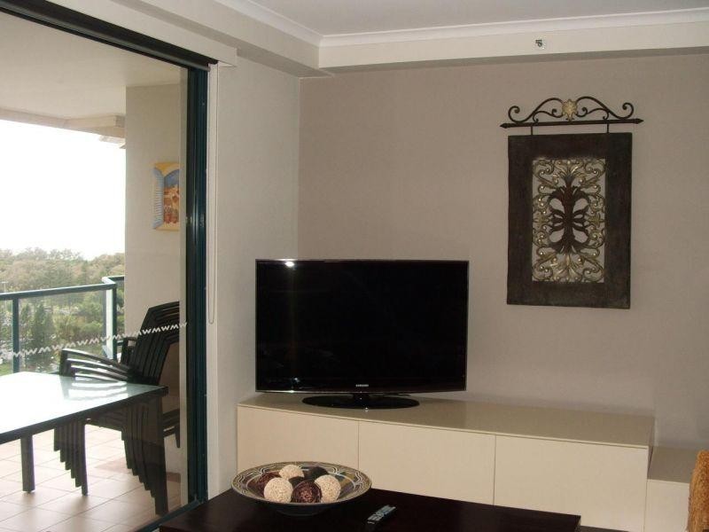 22 Montgomery Avenue, Main Beach QLD 4217