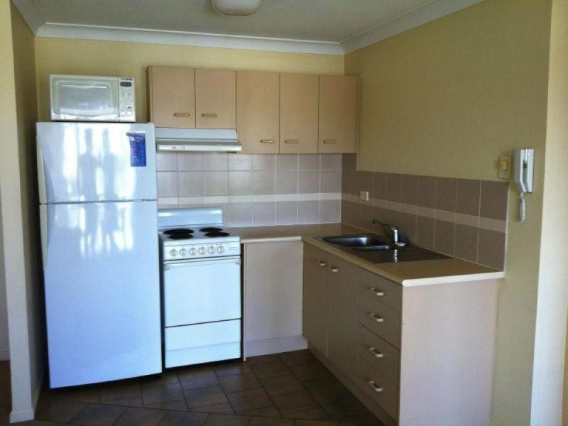 7-9 Illawong Street, Chevron Island QLD 4217
