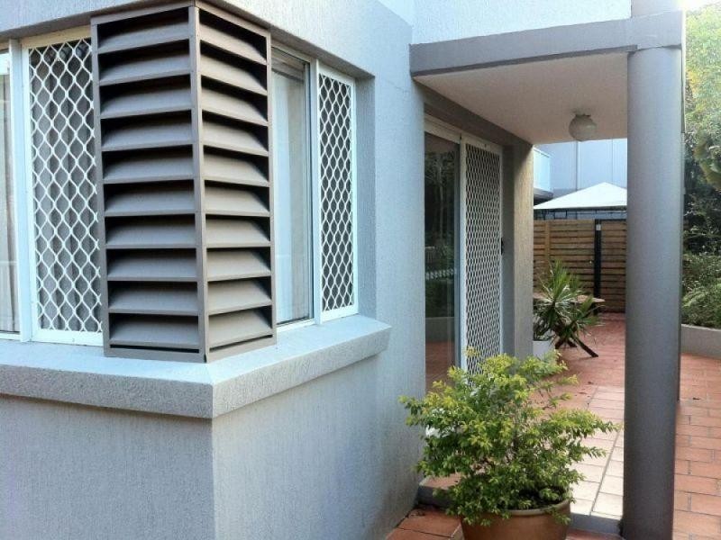 7-9 Illawong Street, Chevron Island QLD 4217