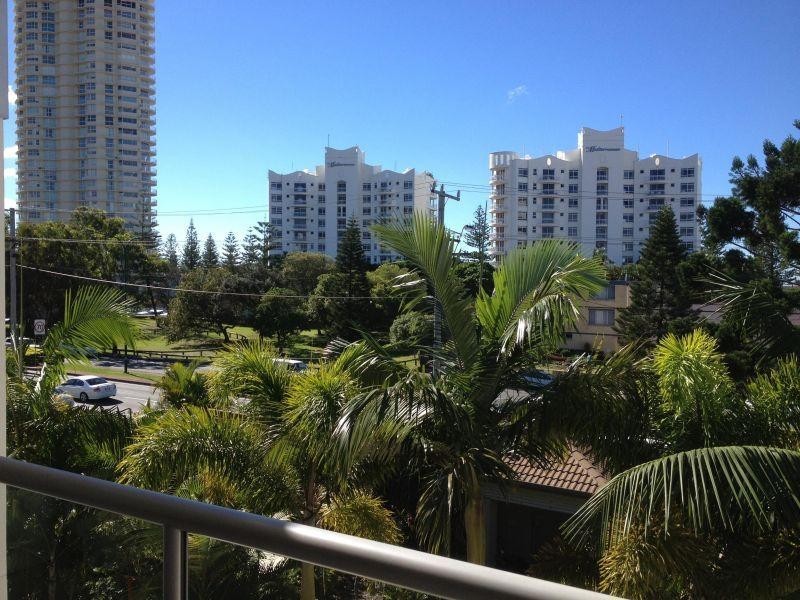 1880 Gold Coast Highway, Burleigh Heads QLD 4220