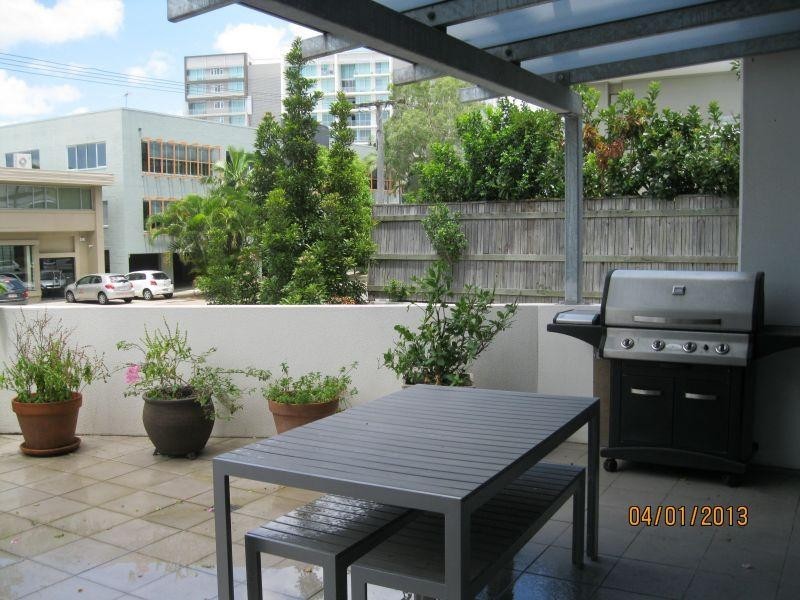 4/15 Walsh Street, Milton QLD 4064