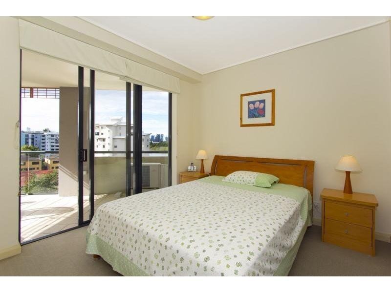 9 Sylvan Road, Toowong QLD 4066