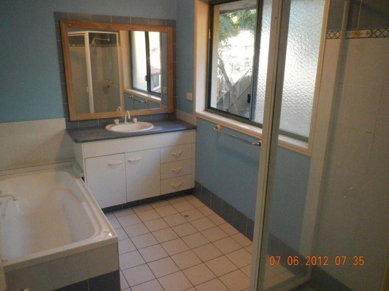 Townhouse 95/28 Ancona Street, Carrara QLD 4211