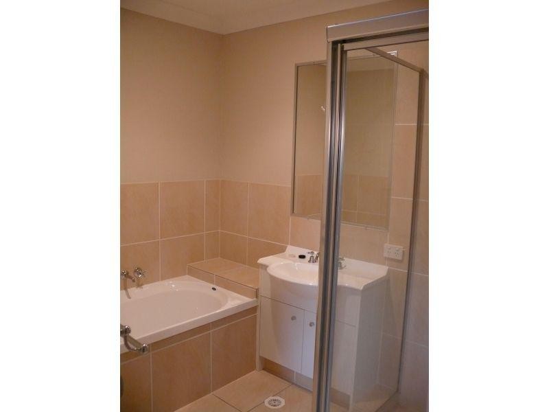 1A Alison Road, Carrara QLD 4211