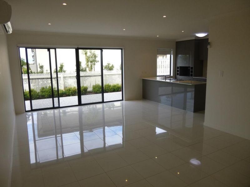 2 Bourton Road, Merrimac QLD 4226