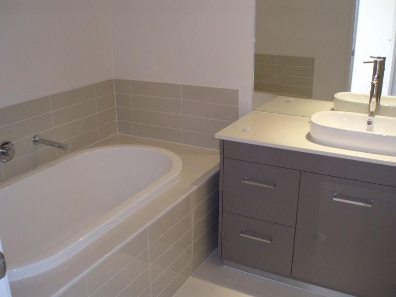 2 Bourton Road, Merrimac QLD 4226