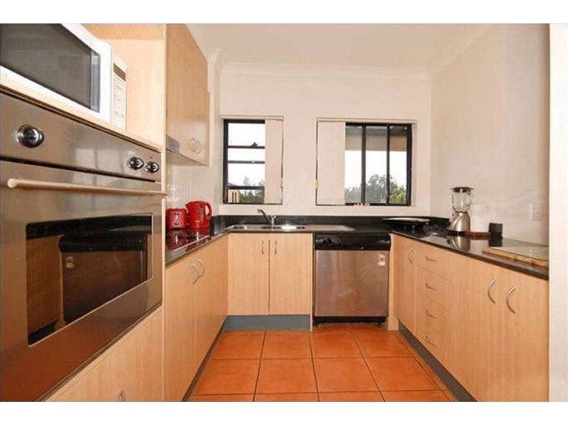 24 Slatyer Avenue, Bundall QLD 4217