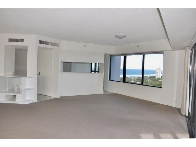24 Breaker Street, Main Beach QLD 4217