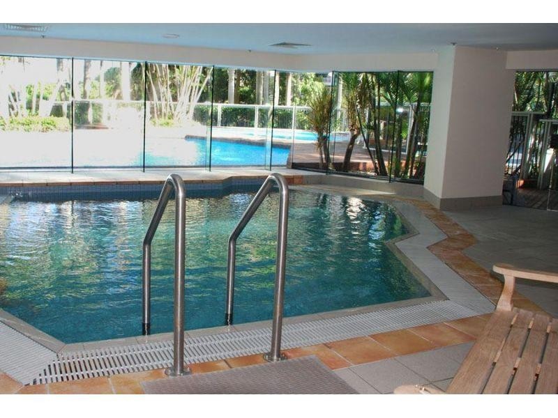 24 Breaker Street, Main Beach QLD 4217