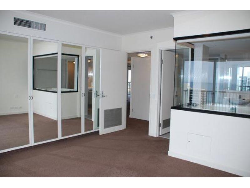 24 Breaker Street, Main Beach QLD 4217