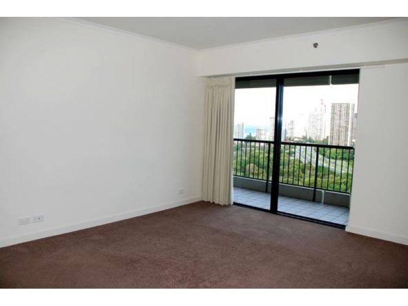 24 Breaker Street, Main Beach QLD 4217