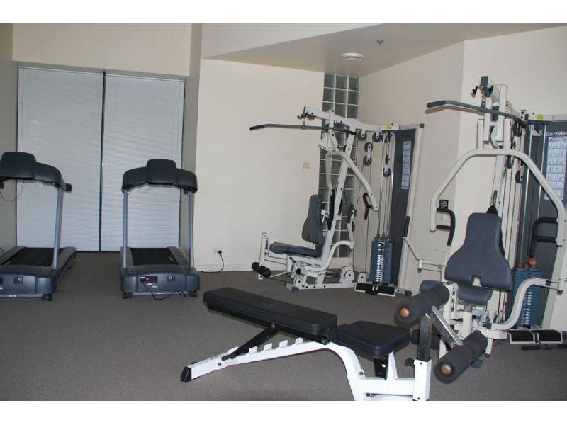 24 Breaker Street, Main Beach QLD 4217