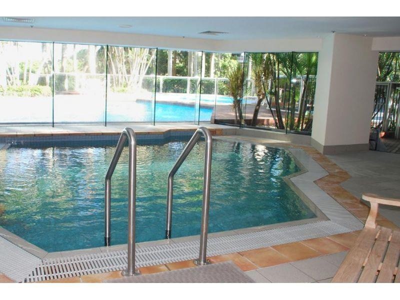 24 Breaker Street, Main Beach QLD 4217