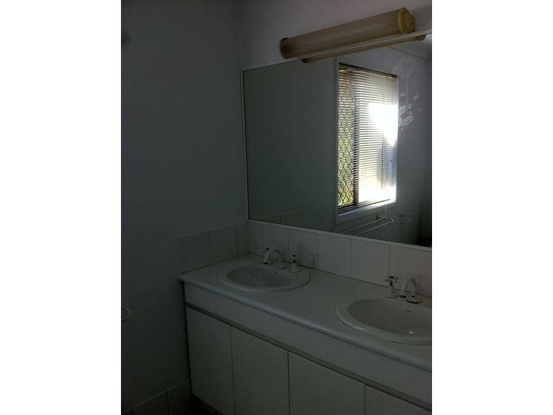 152 Palm Meadows Drive, Carrara QLD 4211