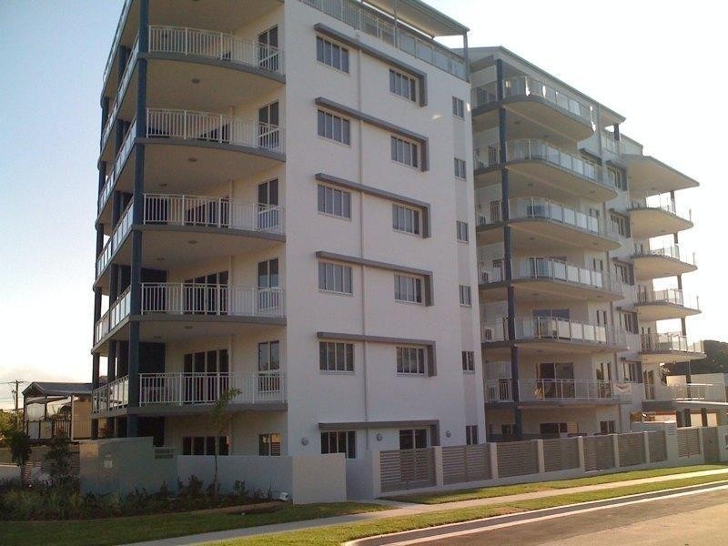 21/13 Louis st, Redcliffe QLD 4020