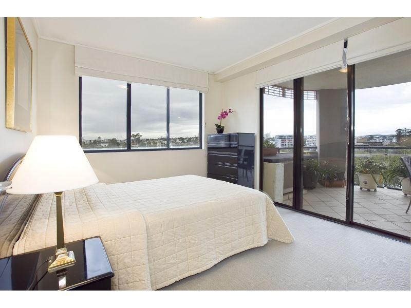 9 Sylvan Road, Toowong QLD 4066