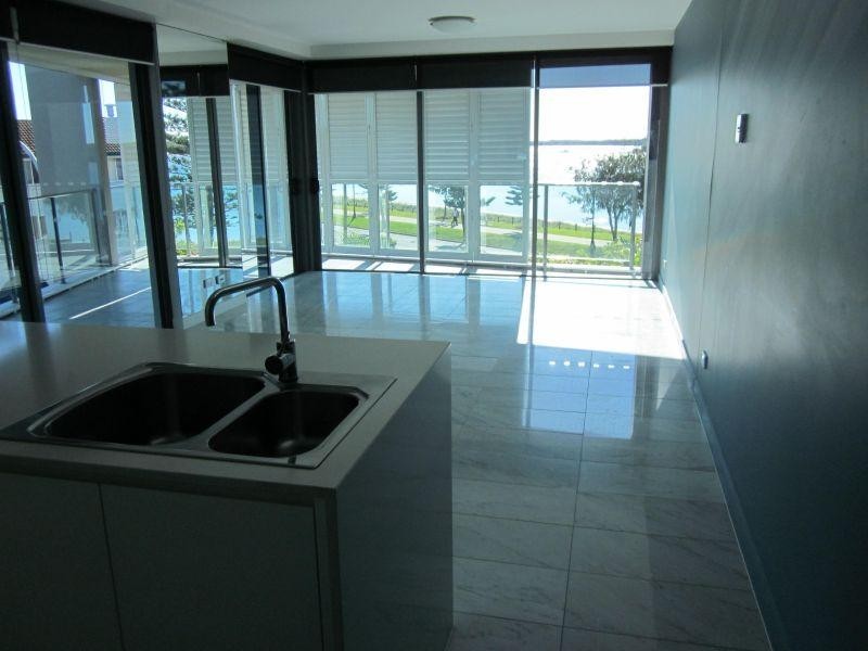 Unit 1202/438 Marine Parade, Biggera Waters QLD 4216