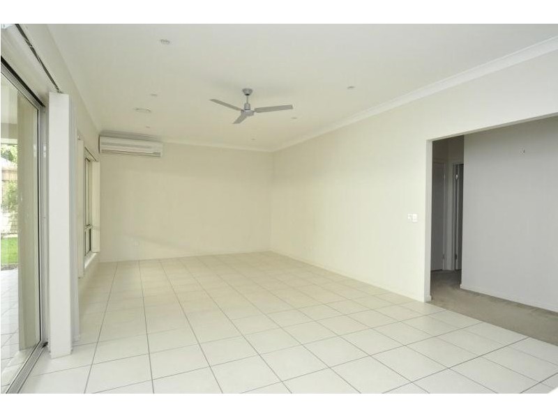 29 Lockwood Place, Molendinar QLD 4214