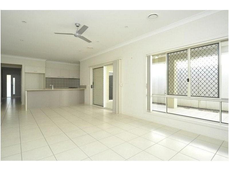 29 Lockwood Place, Molendinar QLD 4214