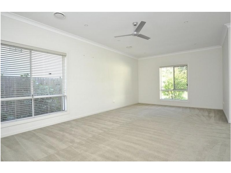 29 Lockwood Place, Molendinar QLD 4214