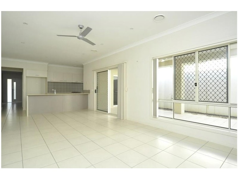 29 Lockwood Place, Molendinar QLD 4214