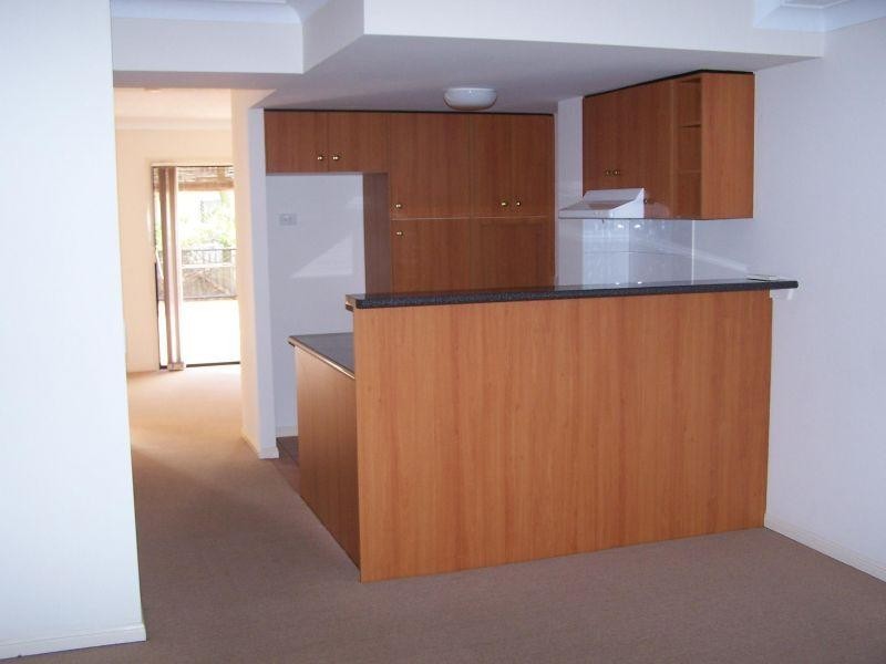 16-24 Purli Street, Chevron Island QLD 4217