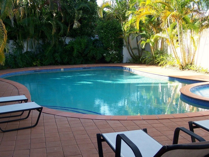 16-24 Purli Street, Chevron Island QLD 4217