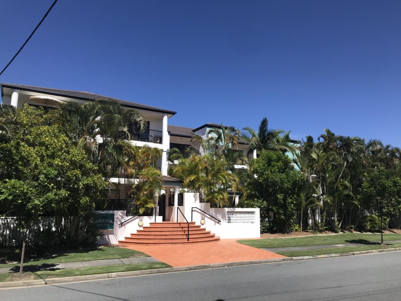 16-24 Purli Street, Chevron Island QLD 4217
