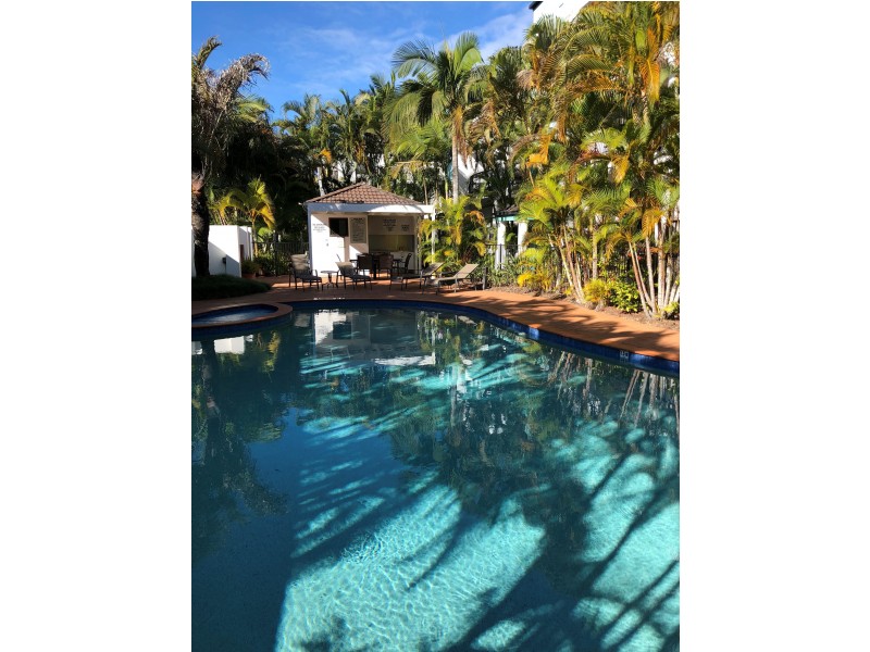 16-24 Purli Street, Chevron Island QLD 4217