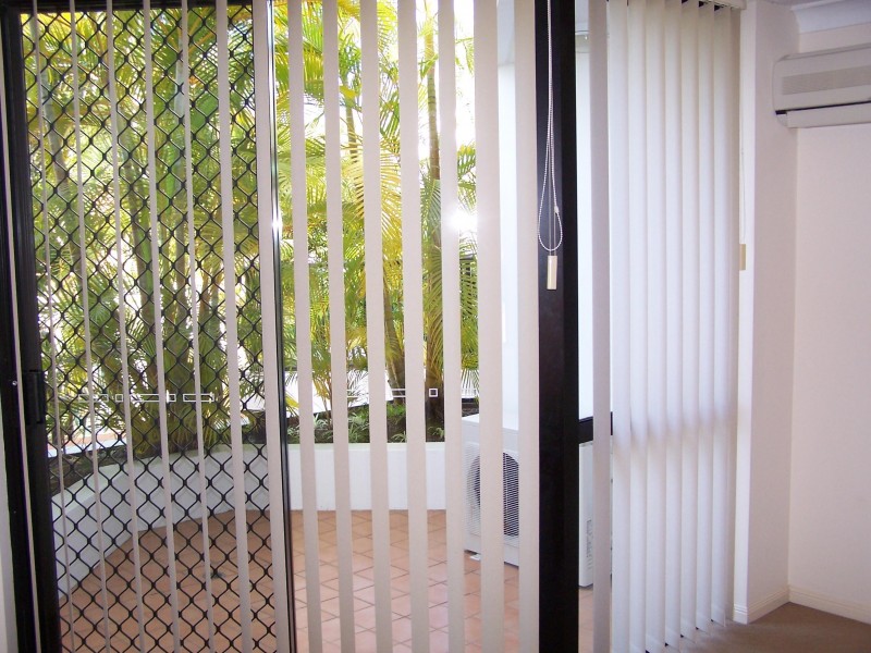 16-24 Purli Street, Chevron Island QLD 4217